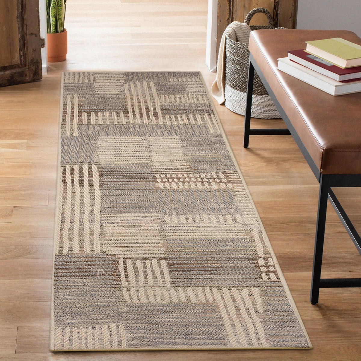 Neutral | 1'11" x 7'6"