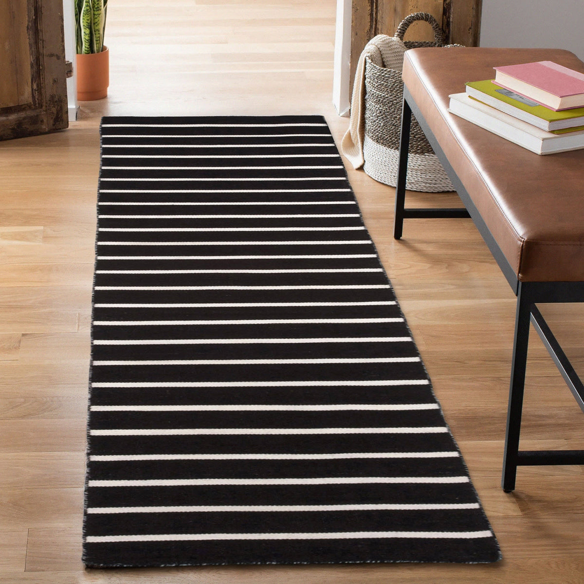 Black | 2' x 8'