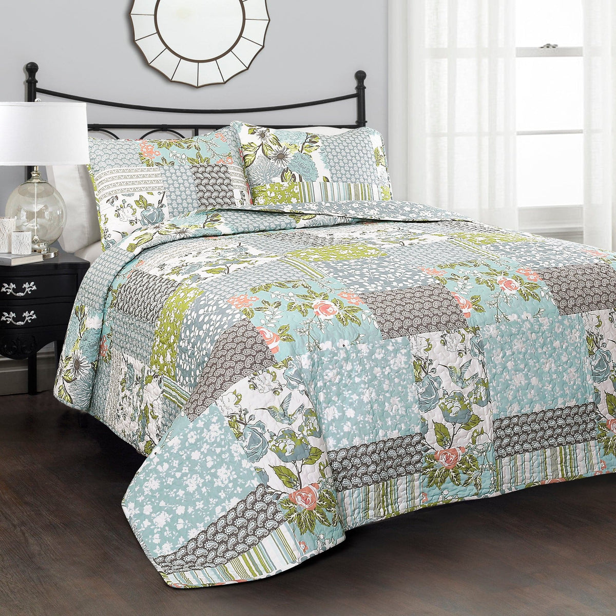 Bedding Bundle: Roesser Quilt Set + Pom Pom Stripe Quilt Set