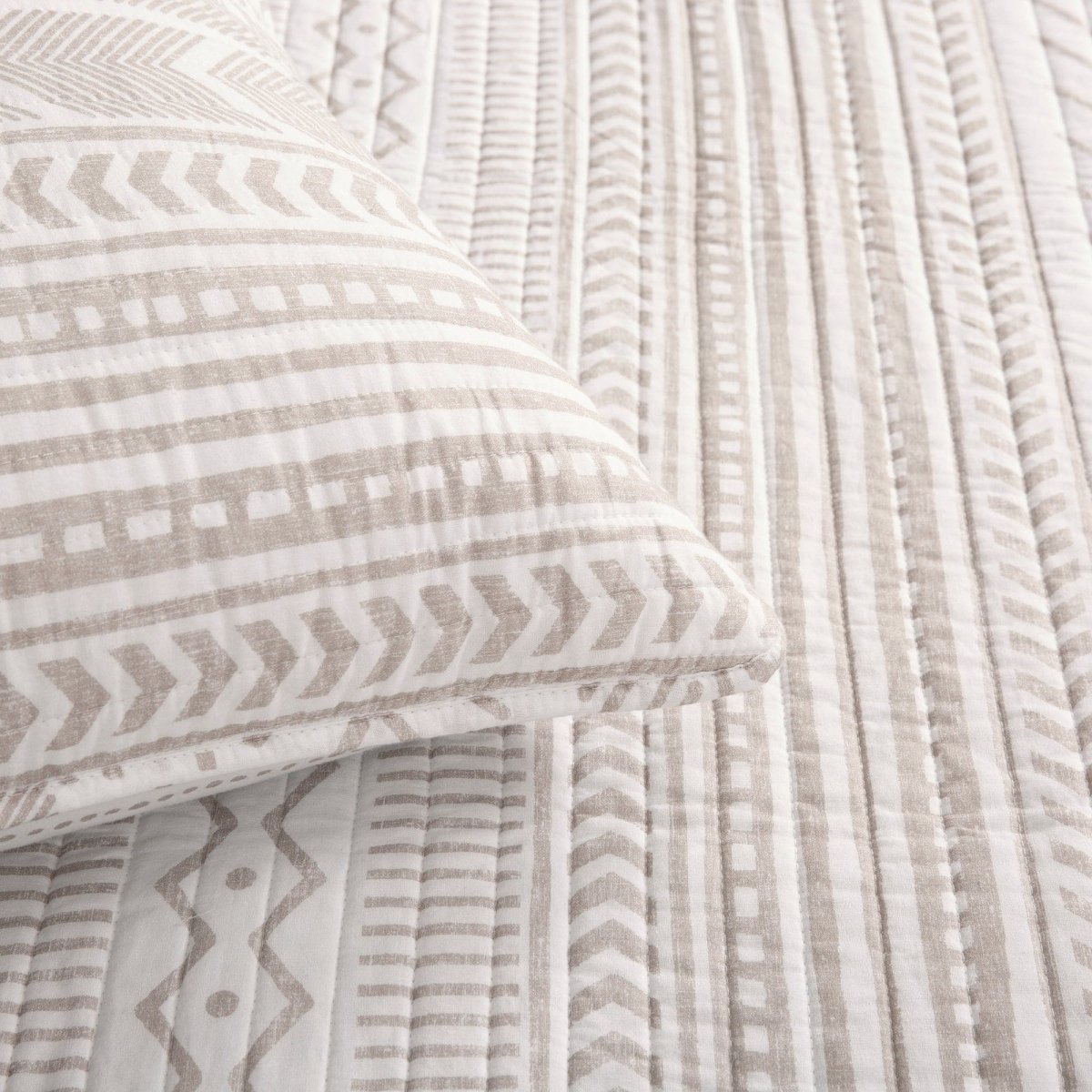 Taupe_White