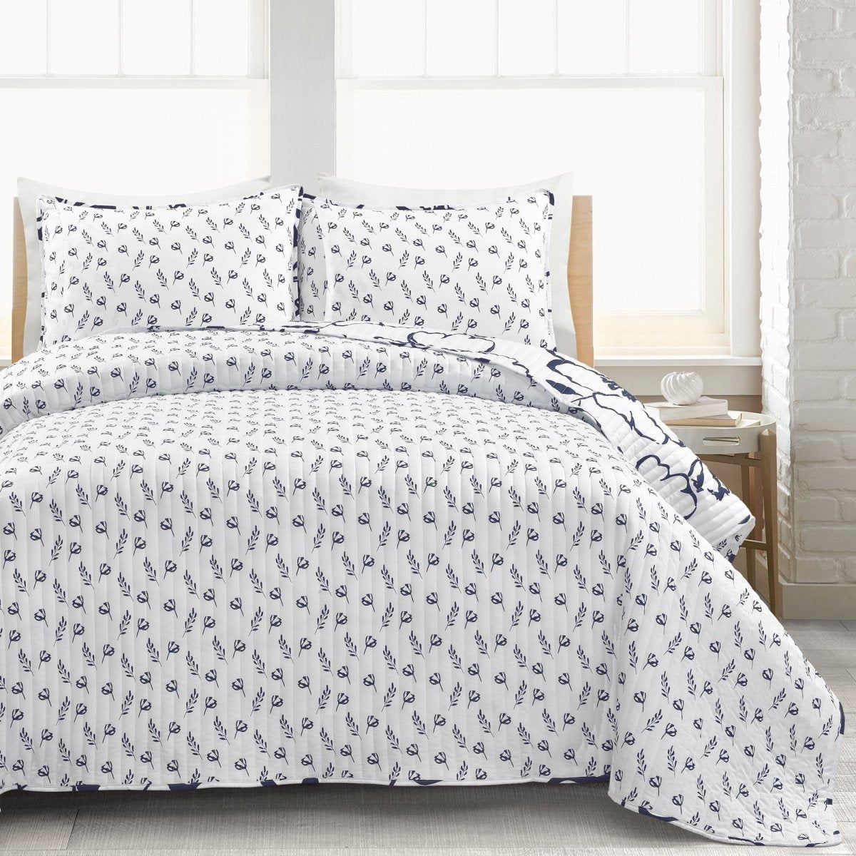 Navy_White