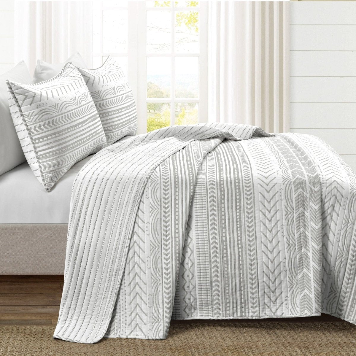Gray_White