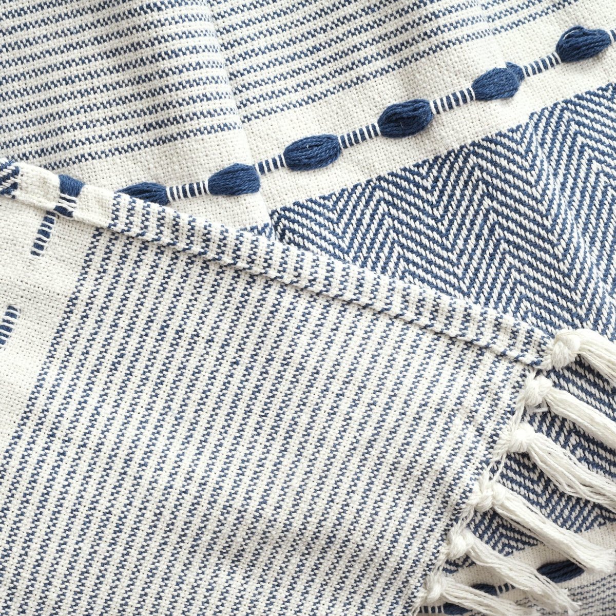 Navy_White