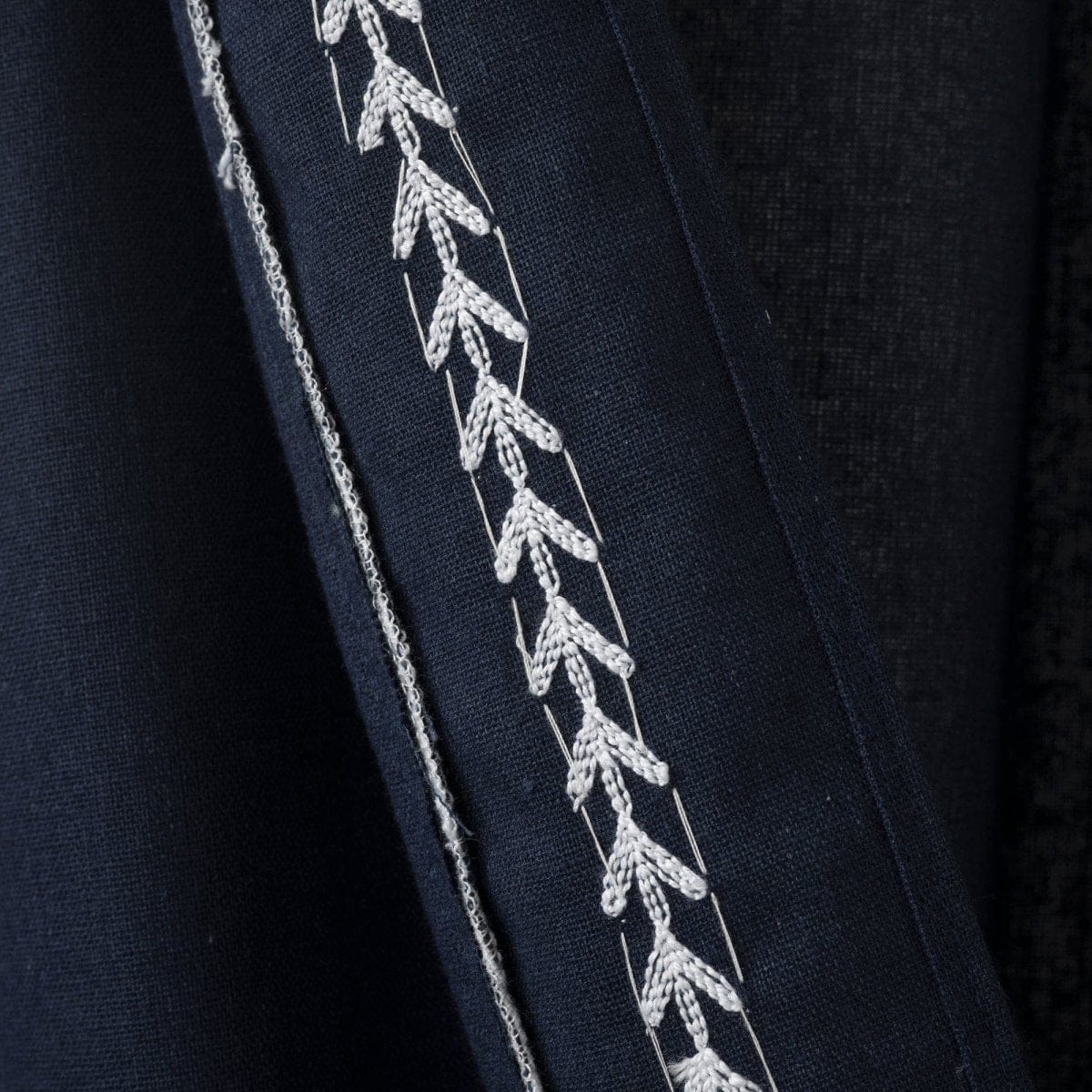 Navy_White