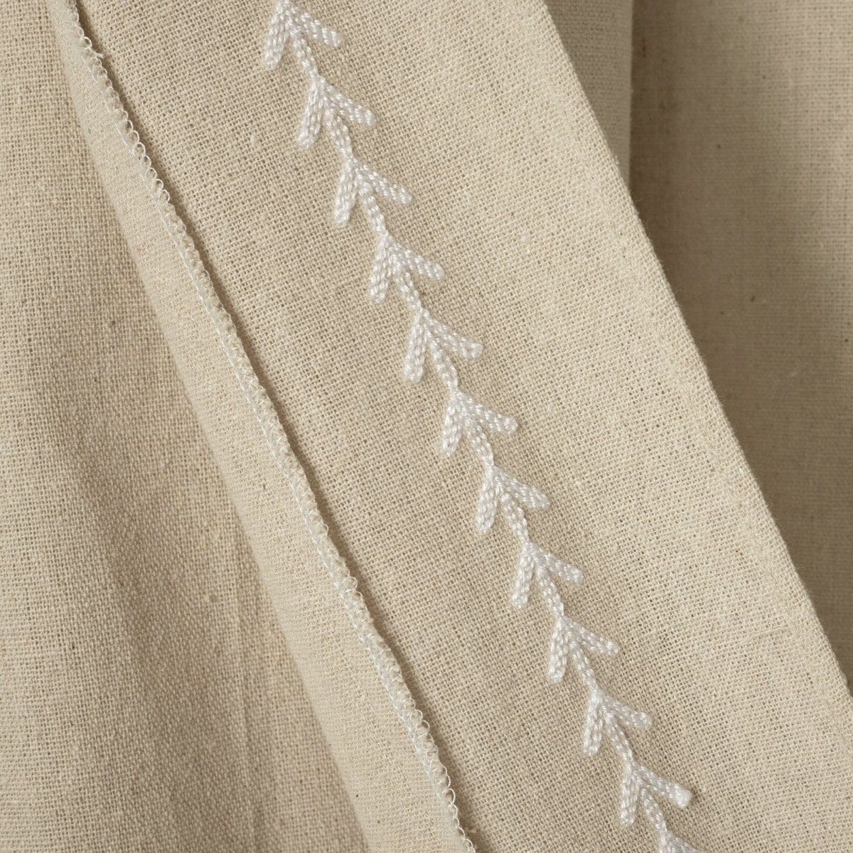 Dark Linen_White