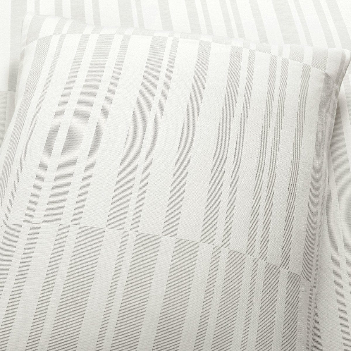 Gray_White