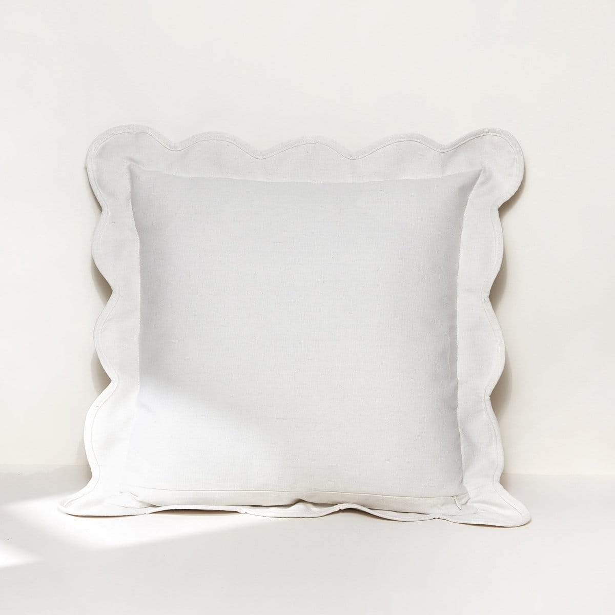 Light Gray/ Off White | 20"H x 20"W