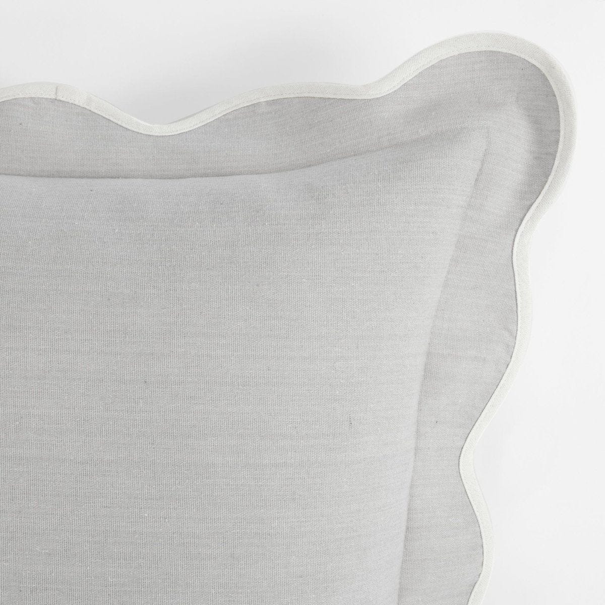 Light Gray/ Off White | 20"H x 20"W