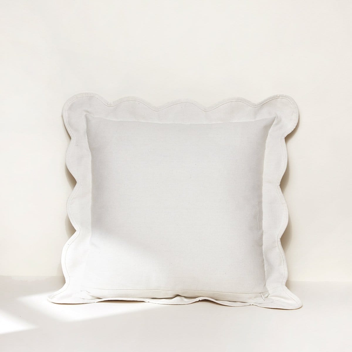Dark Linen/ Off White | 13"H x 20"W