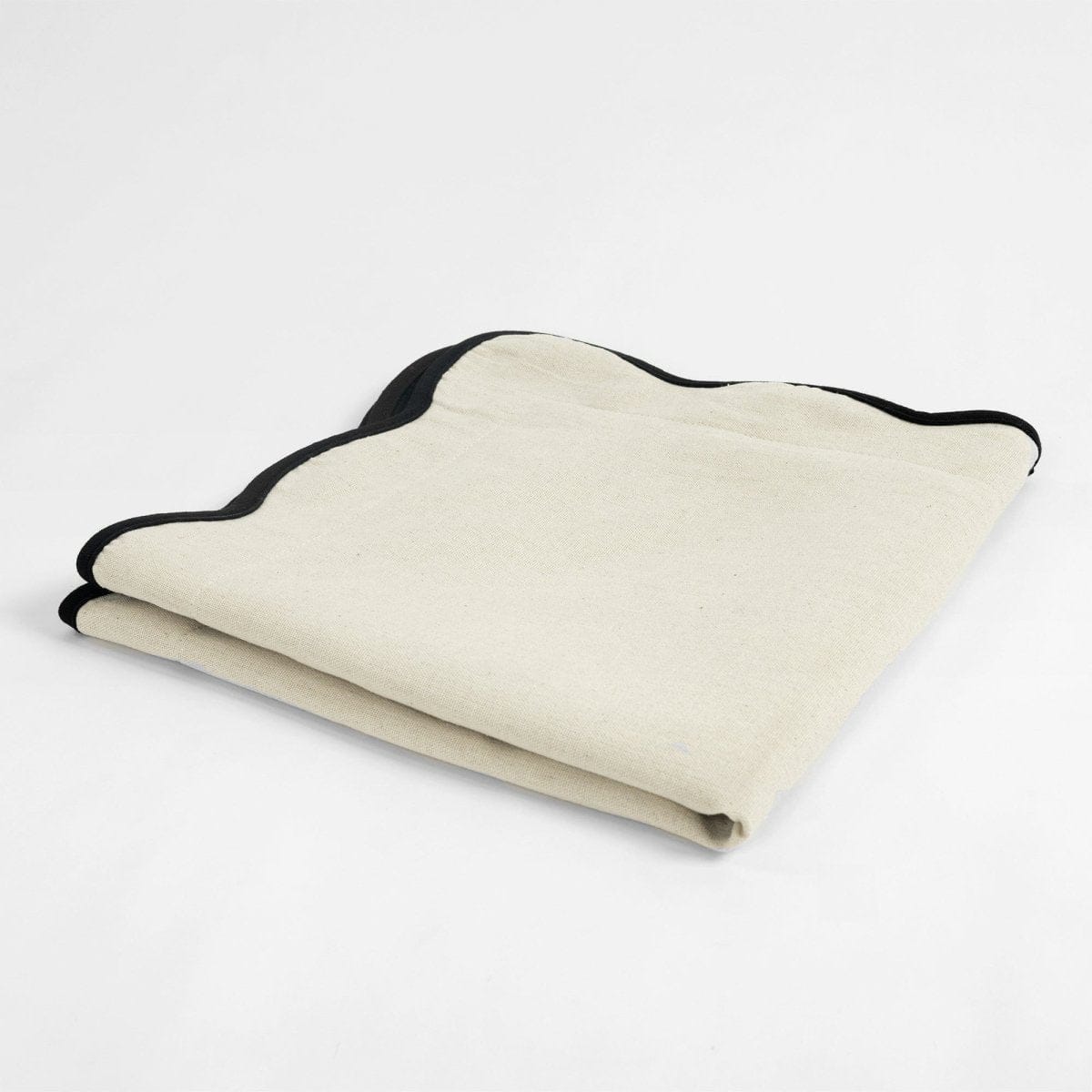 Dark Linen/Black | 20"H x 20"W