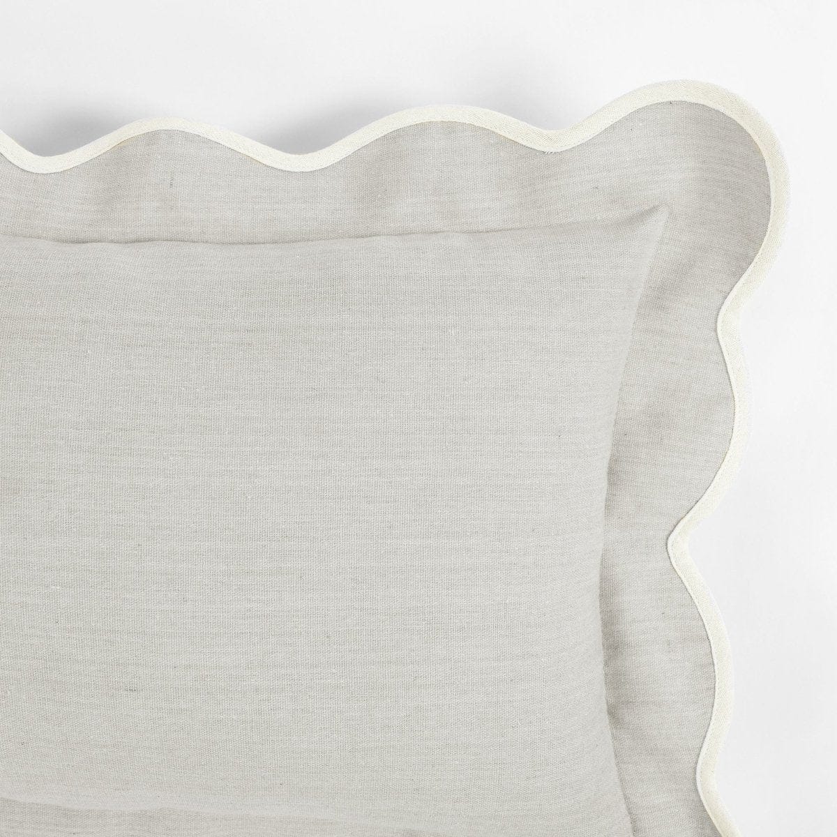 Light Gray/ Off White | 13"H x 20"W