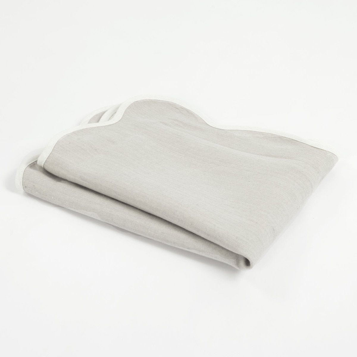 Light Gray/ Off White | 13"H x 20"W