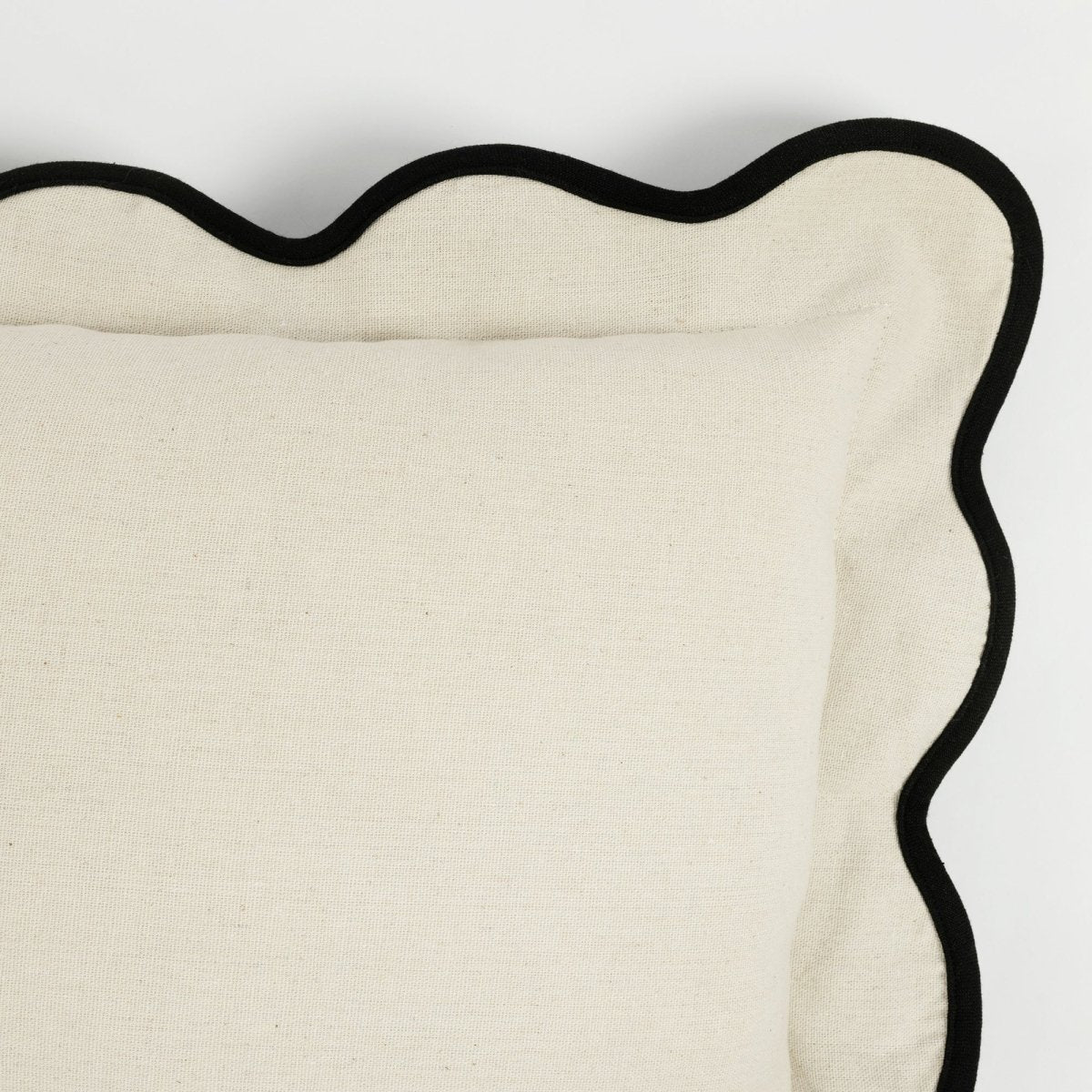 Dark Linen/Black | 13"H x 20"W