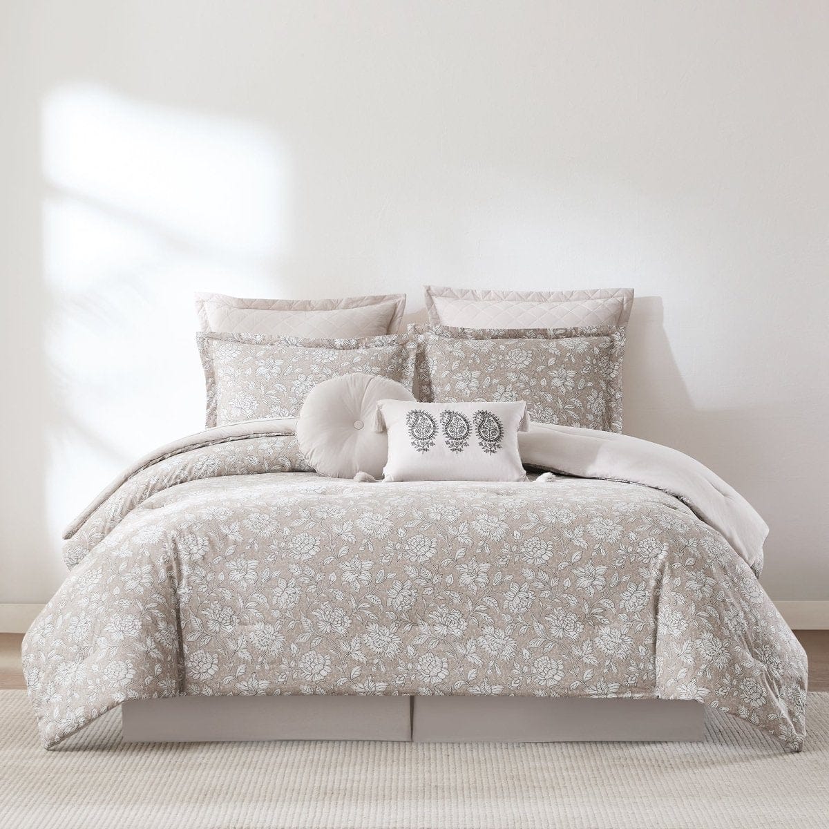 Neutral | Queen