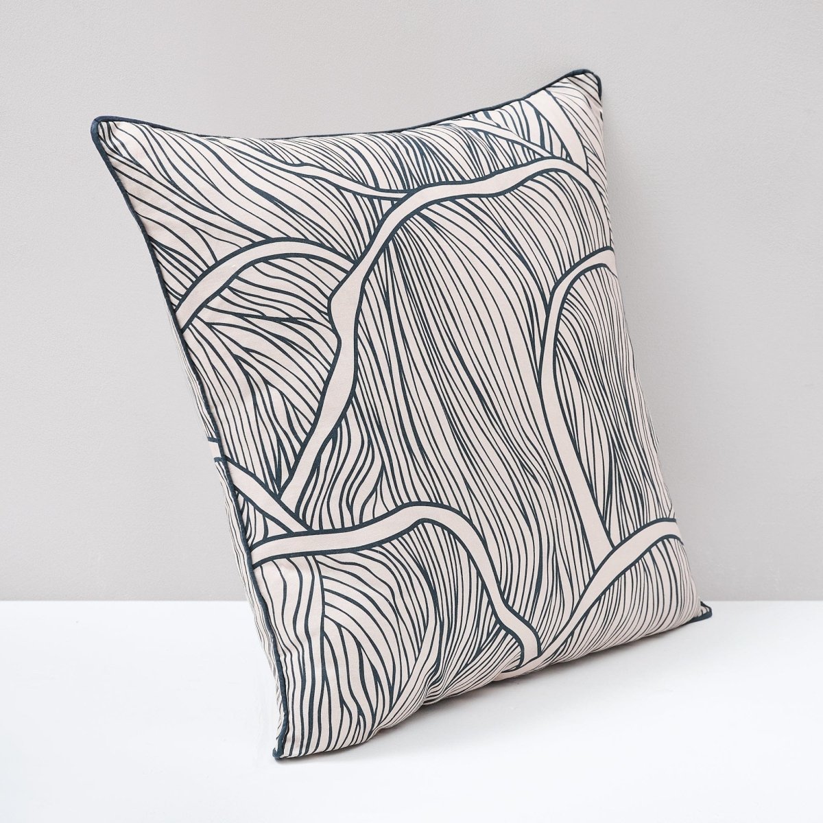 Navy/Neutral | 22" x 22"
