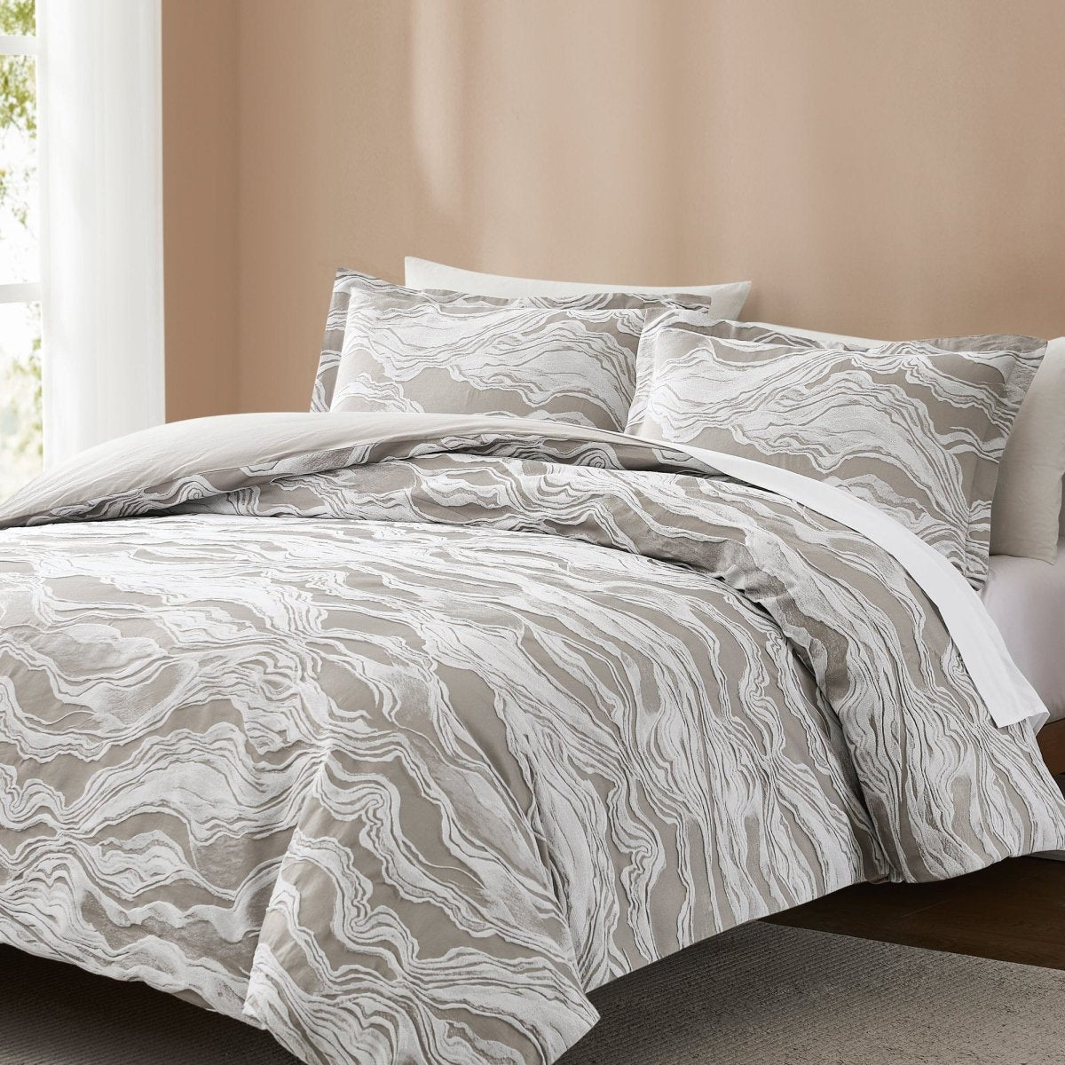Gray/White | Queen