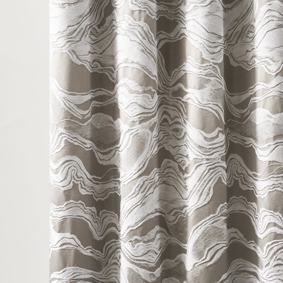 Gray/White | 72" x 72"