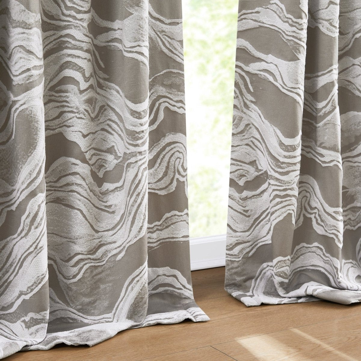 Gray/White | 52" W x 84" L