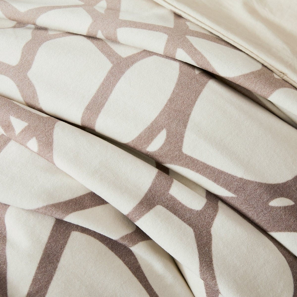 Ivory/Brown | King