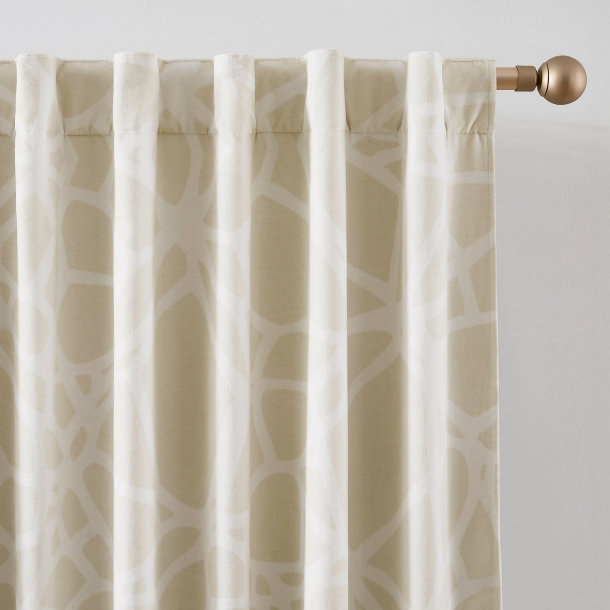 Ivory/Brown | 52" W x 84" L