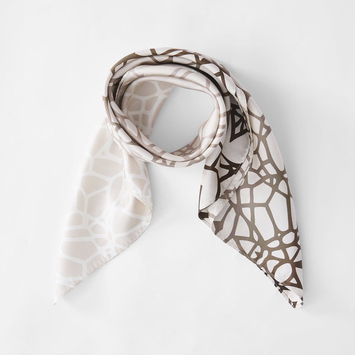 Ivory/Brown | 26" x 26"