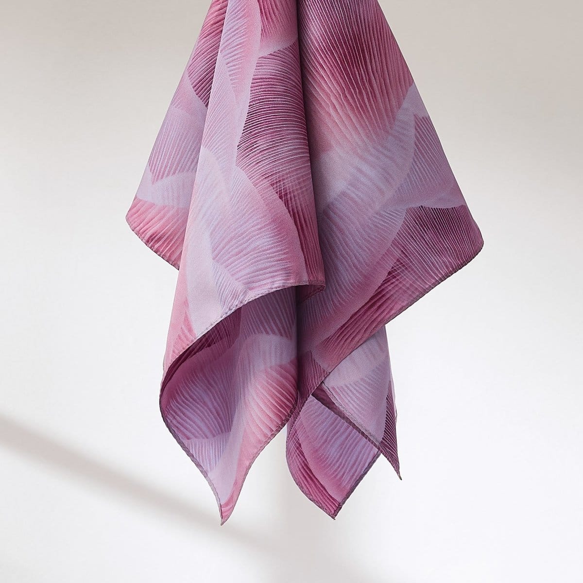 Pink/Purple | 26" x 26"