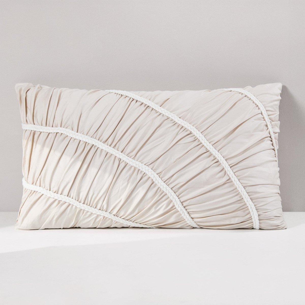 Cream | 14" H x 24" W