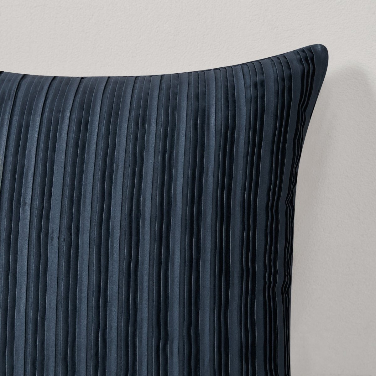Navy | 18" W x 18" L