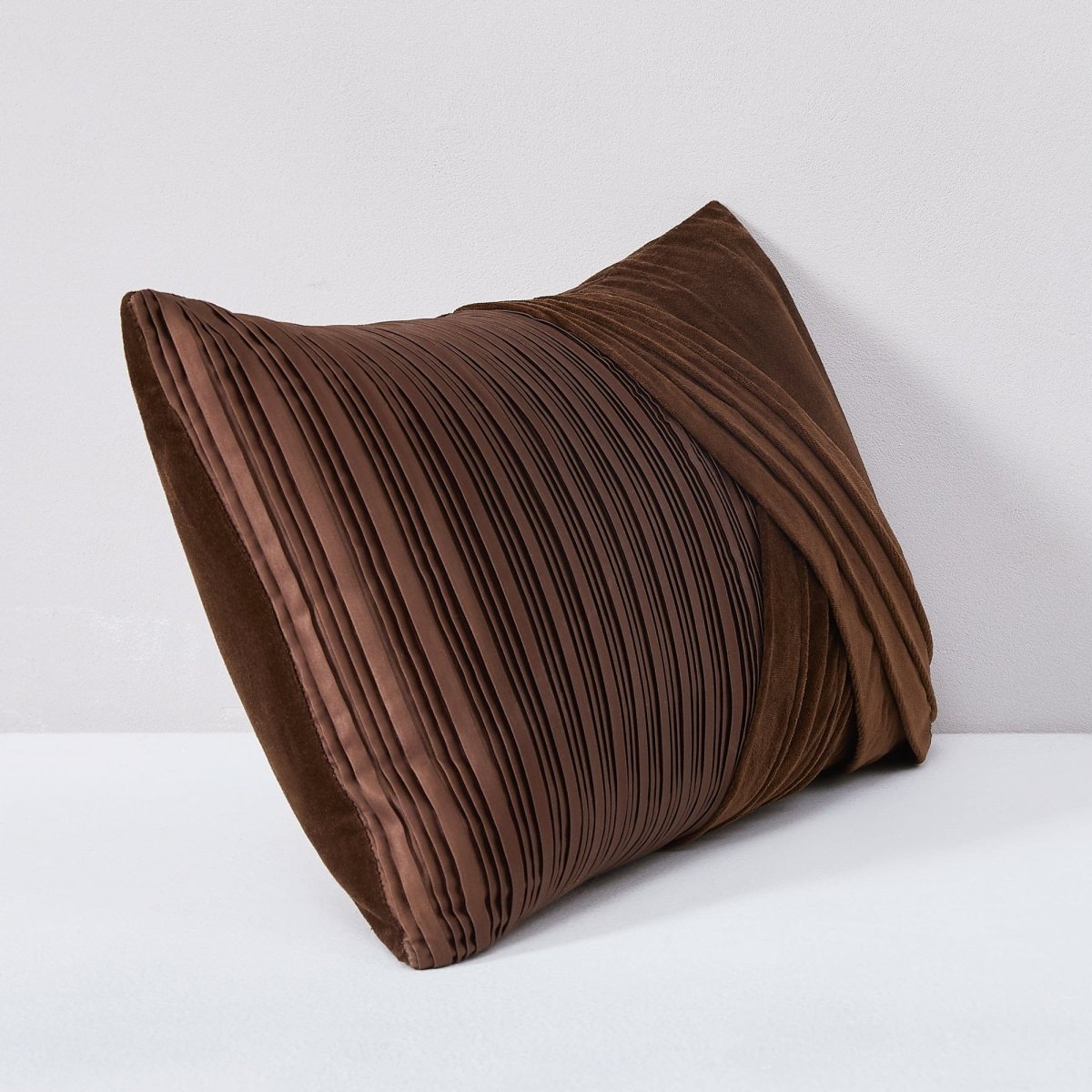 Brown | 12" H x 22" W