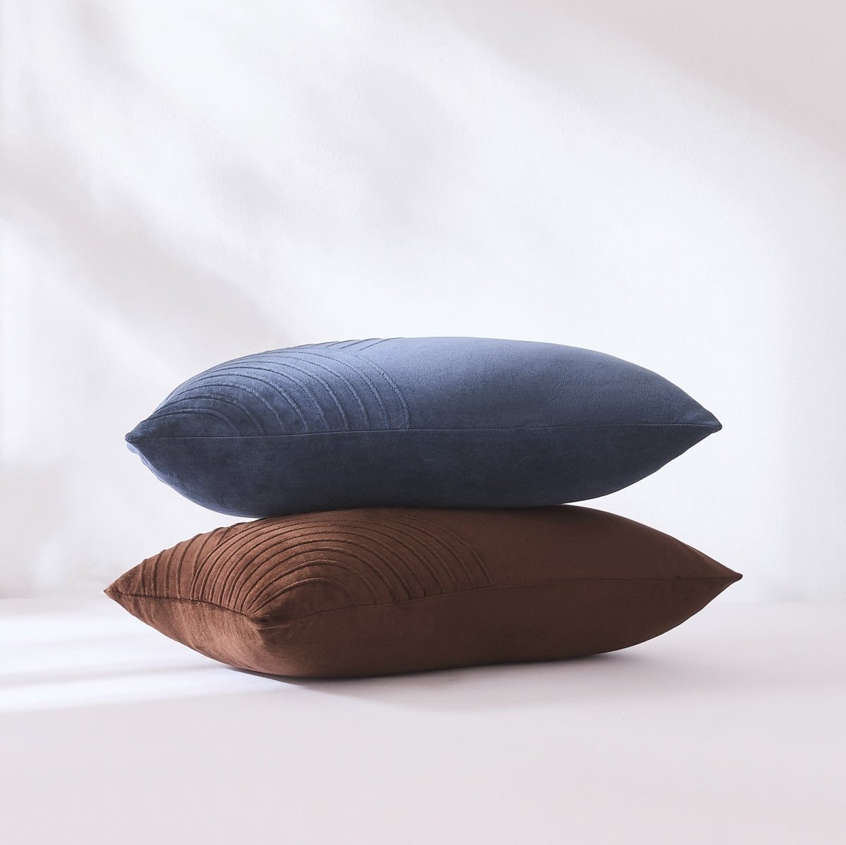 Brown | 22" W x 12" L