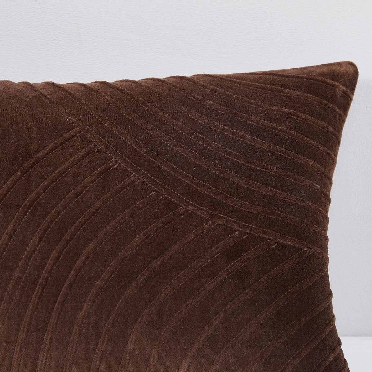 Brown | 22" W x 12" L
