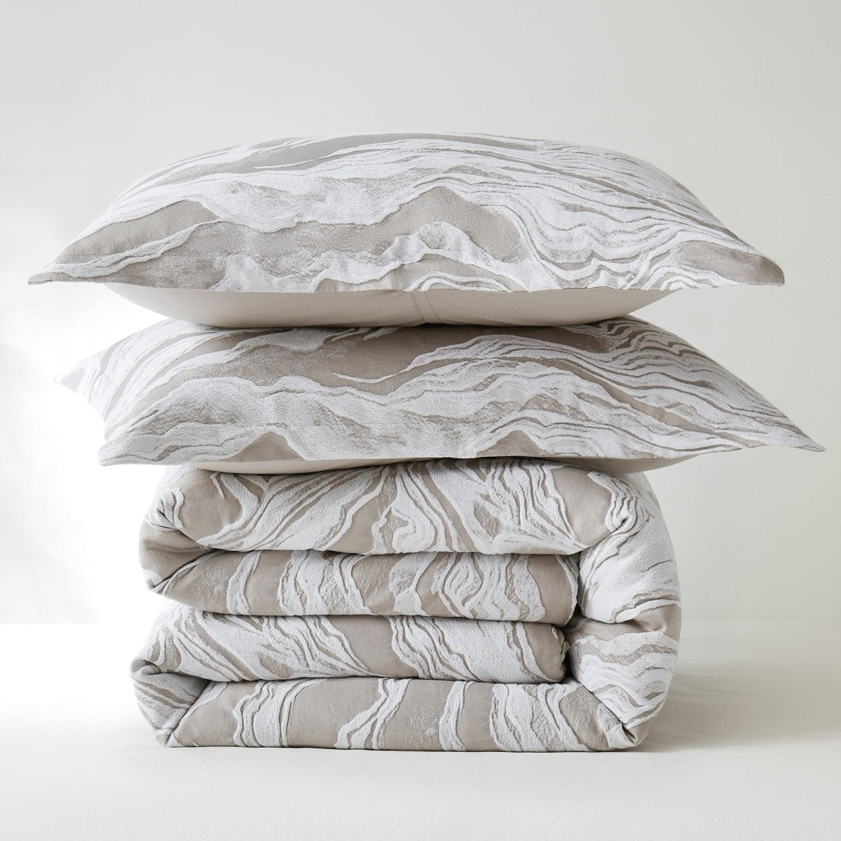 Gray/White | Queen