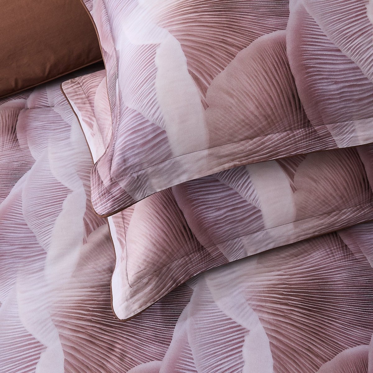 Dusty Pink | Queen