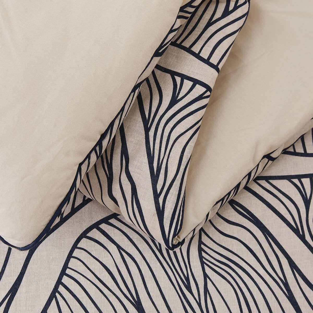 Navy/Neutral | King