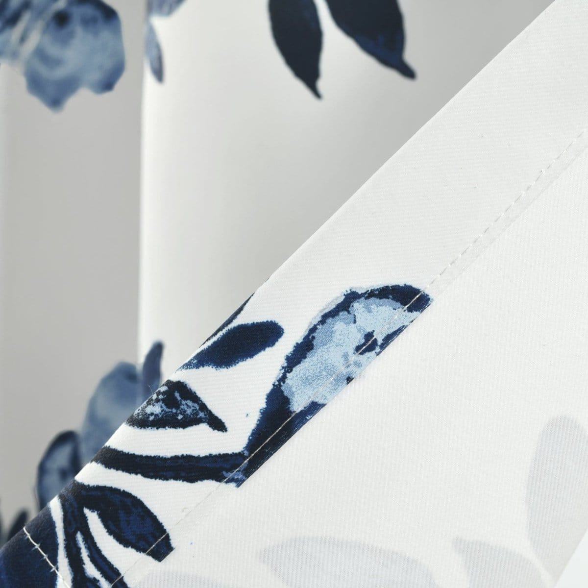 Navy_White