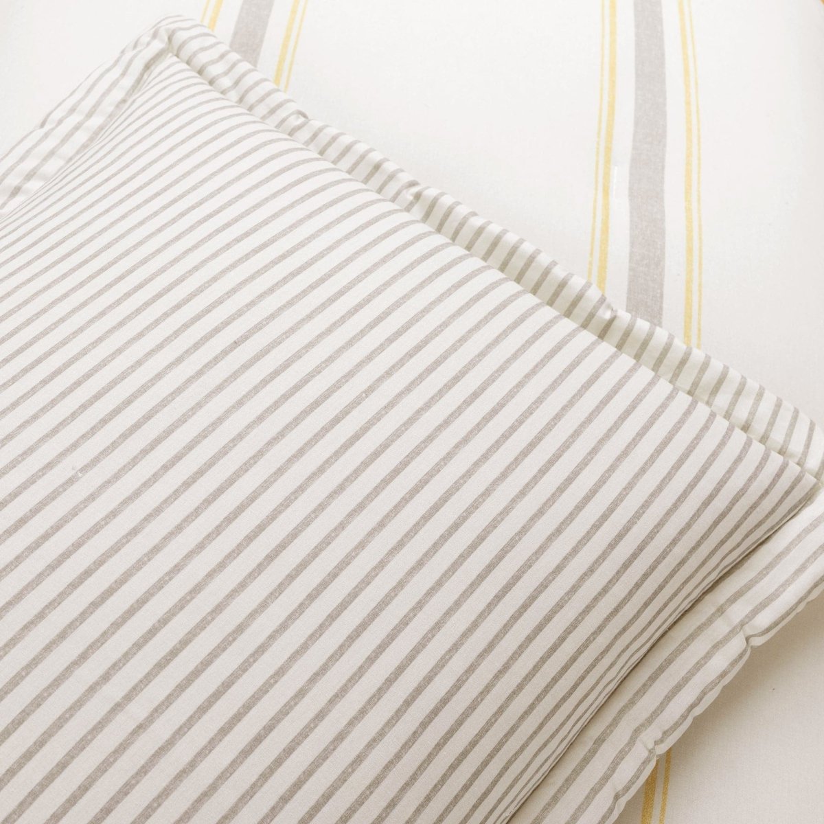 Yellow_Gray