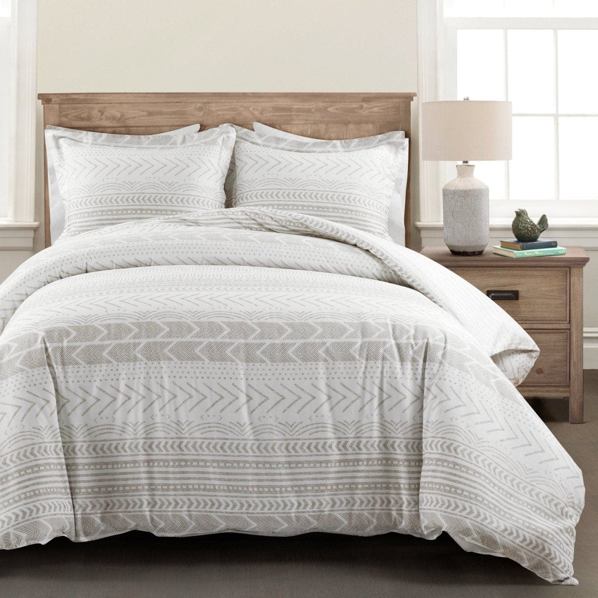 Taupe_White