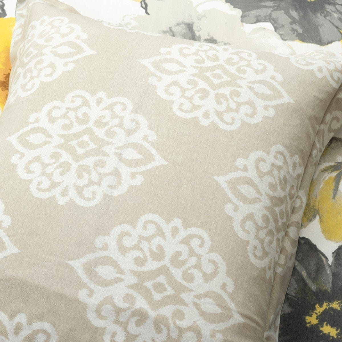 Yellow_Gray