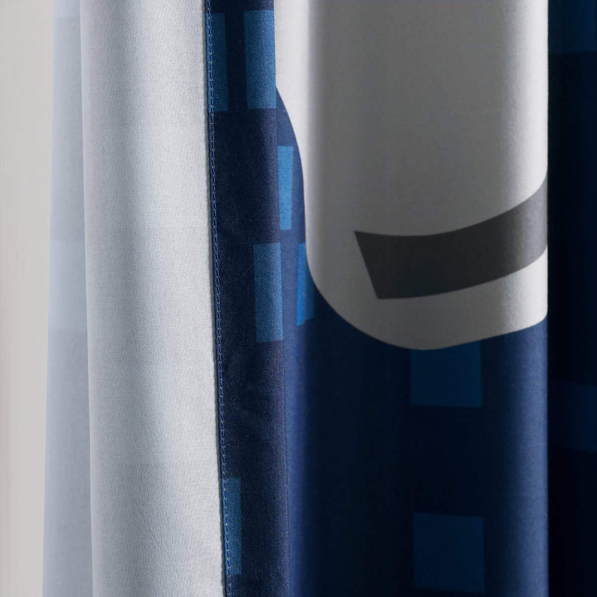 Navy | 52" W x 84" L