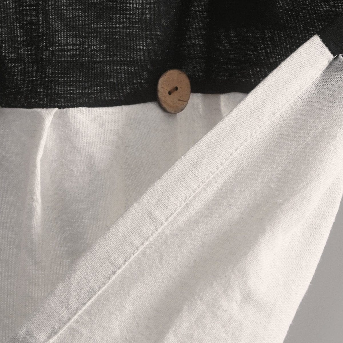 Black_Off-White
