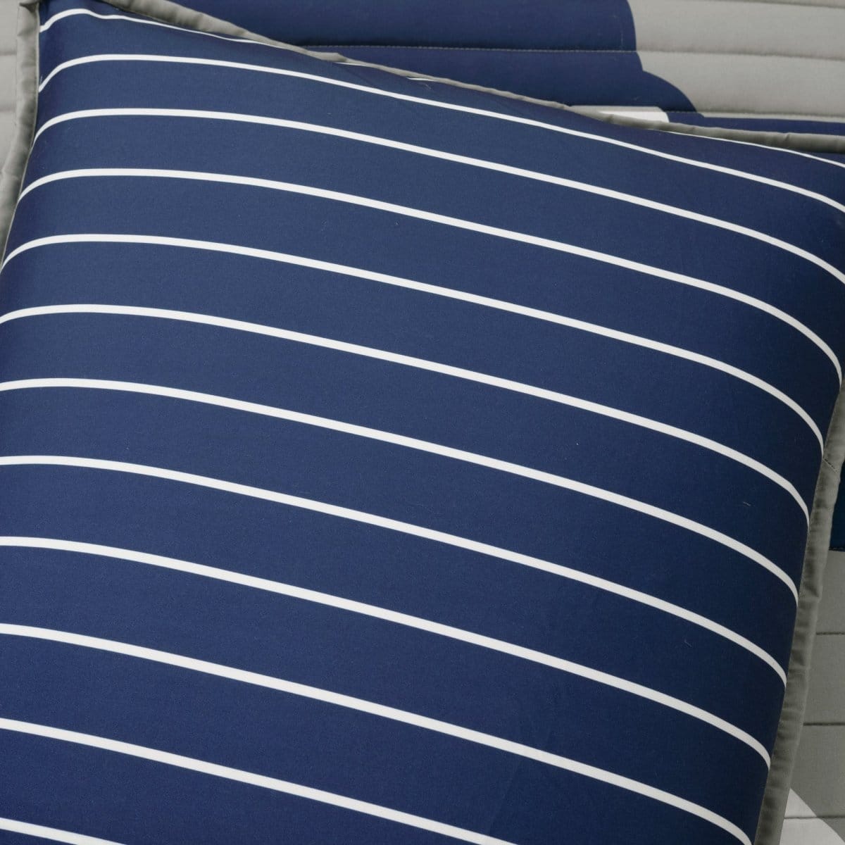 Gray/Navy | Full/Queen