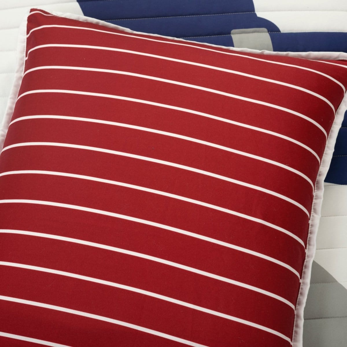 White/Red | Full/Queen