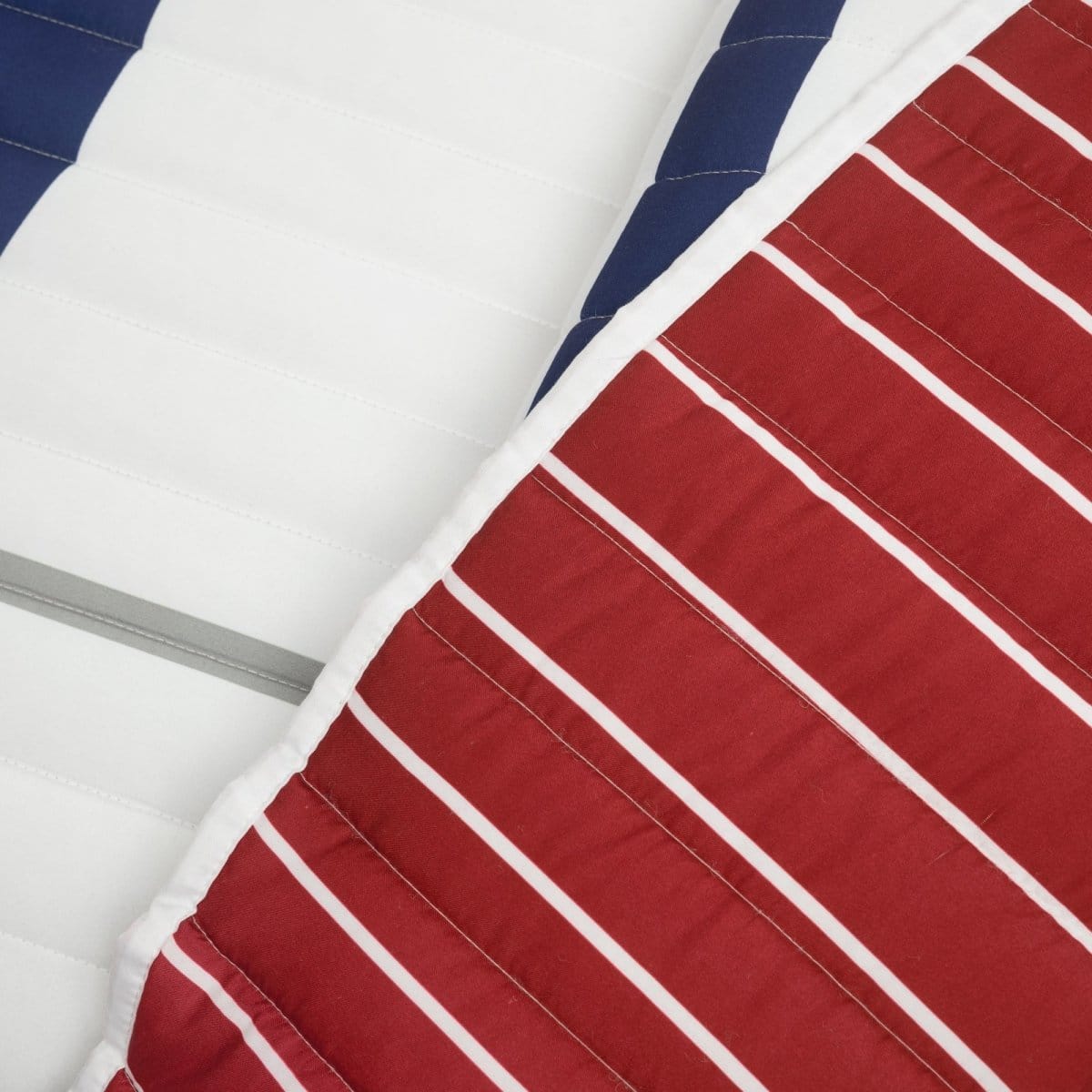 White/Red | Full/Queen