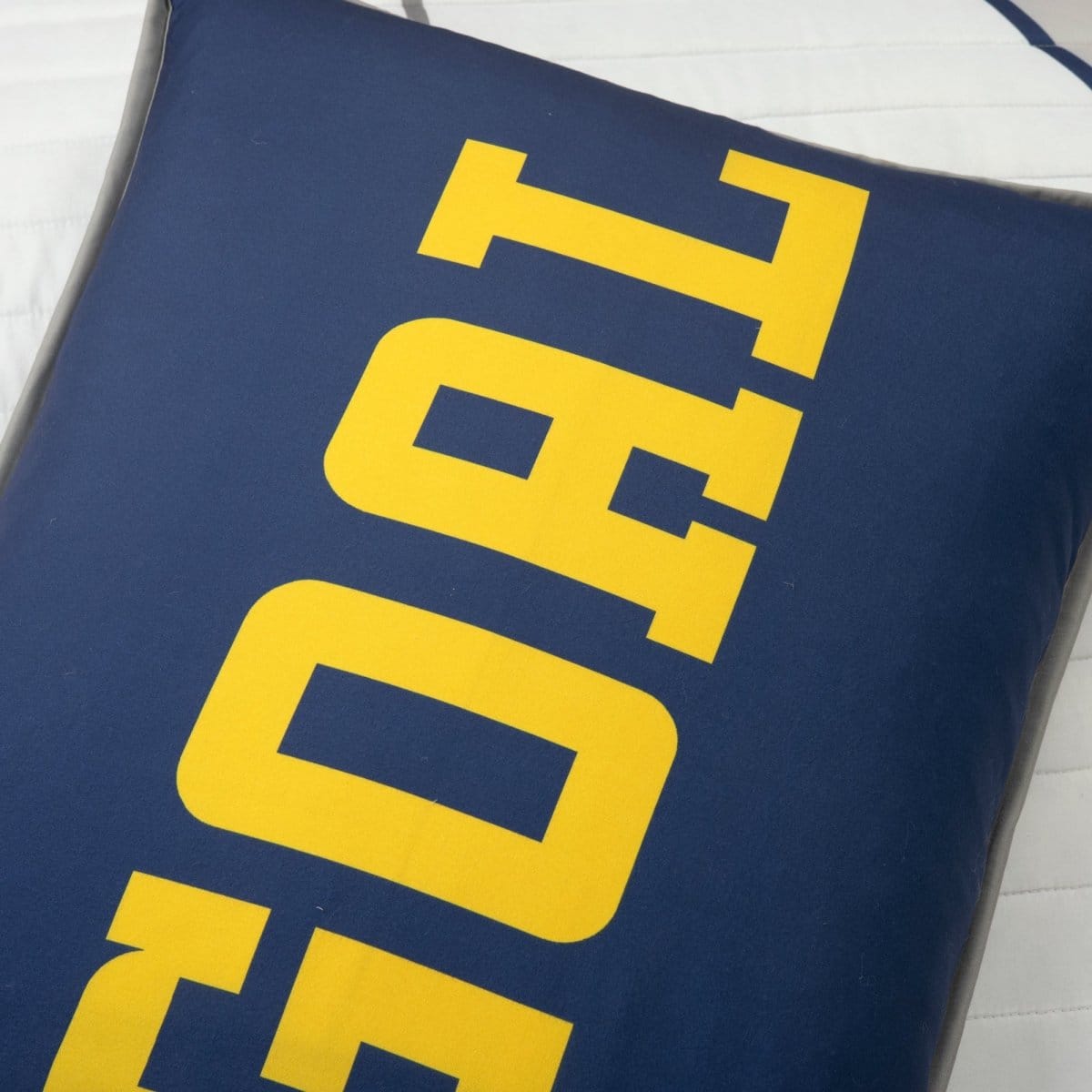 White/Navy | Twin