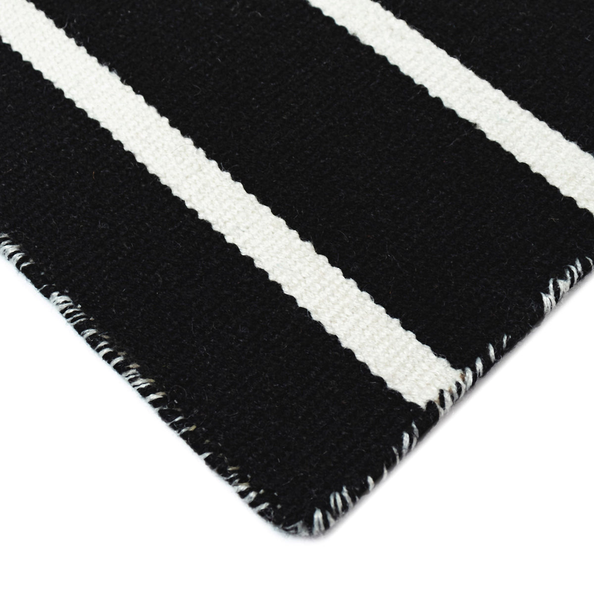 Black | 2' x 8'