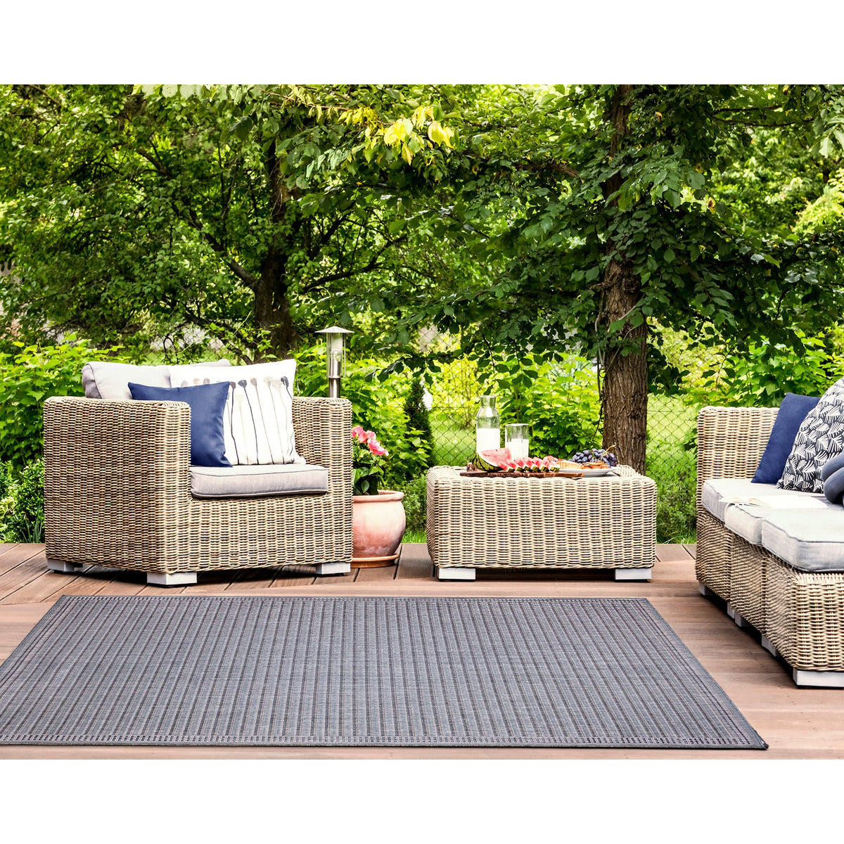 Navy | 7'10" x 9'10"