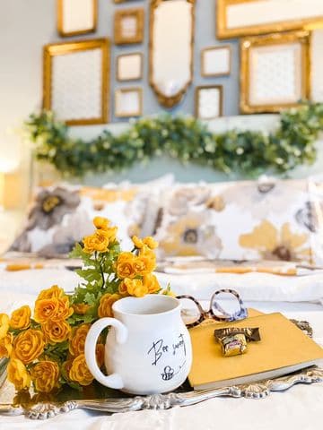 Yellow_Gray
