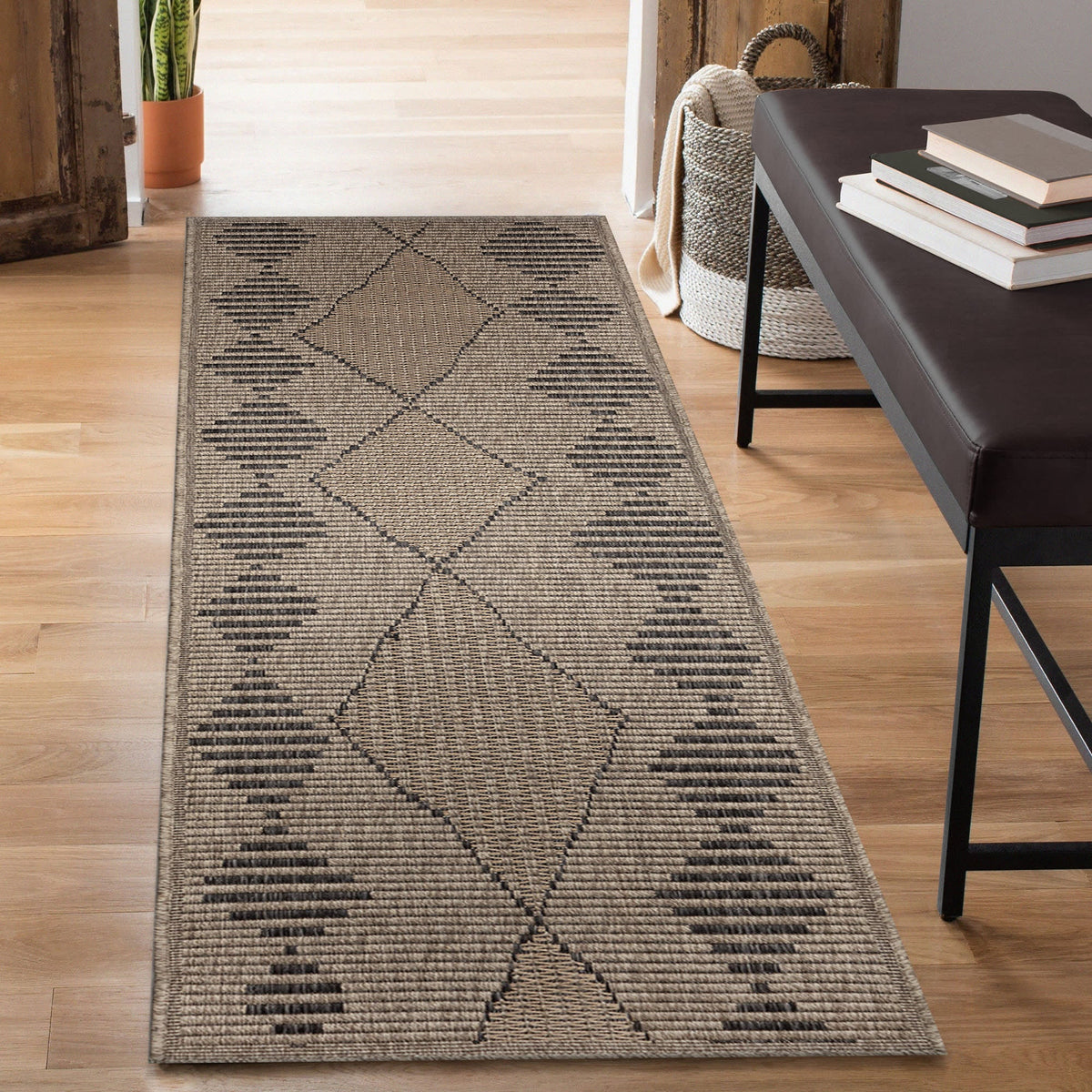 Taupe | 1'11" x 7'6"