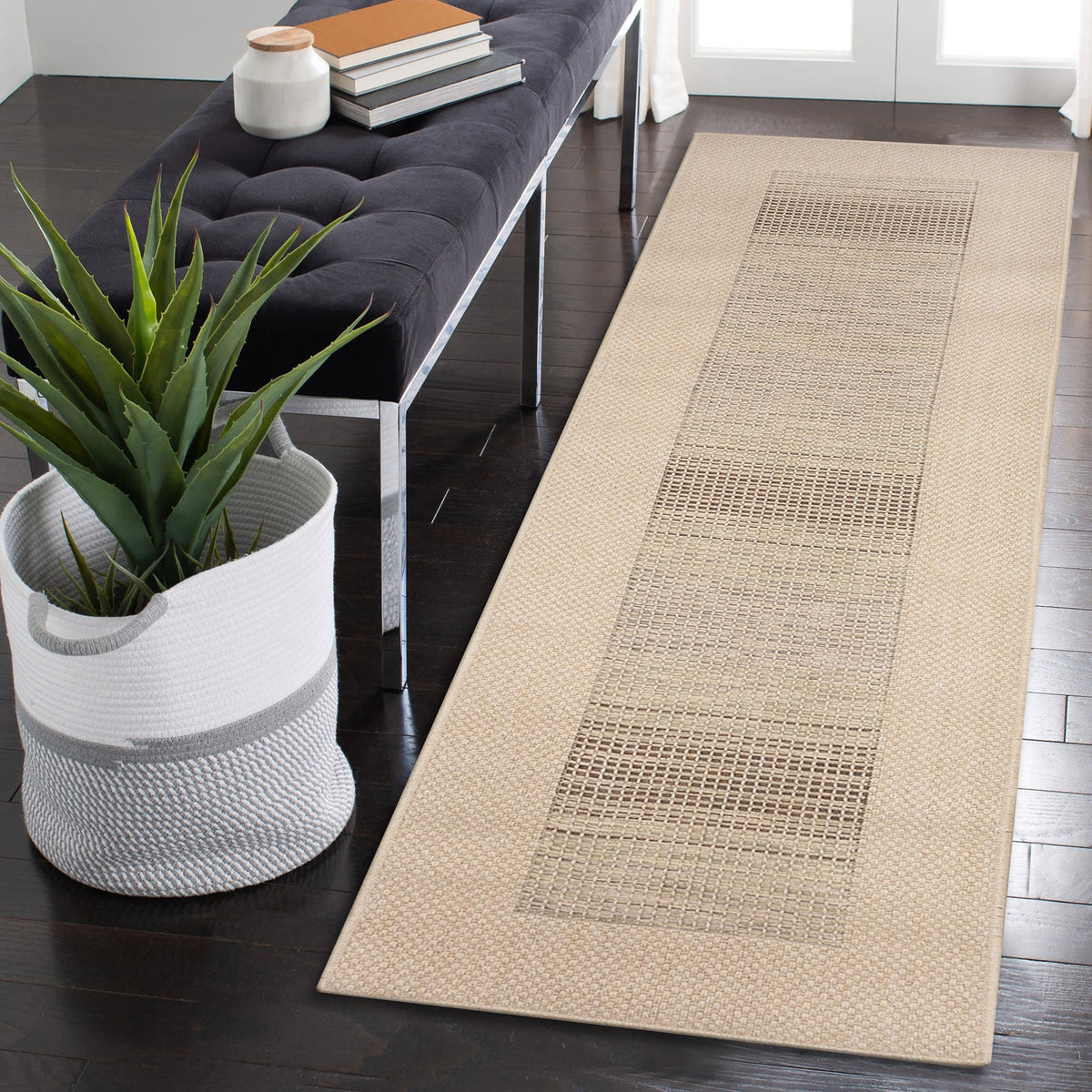 Neutral | 1'11" x 7'6"