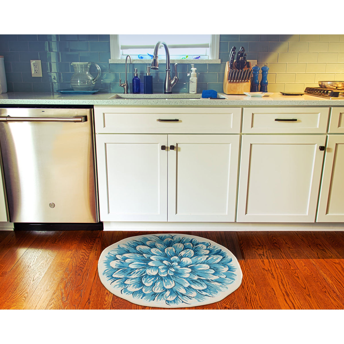 Blue | 3'3" x 3'3"